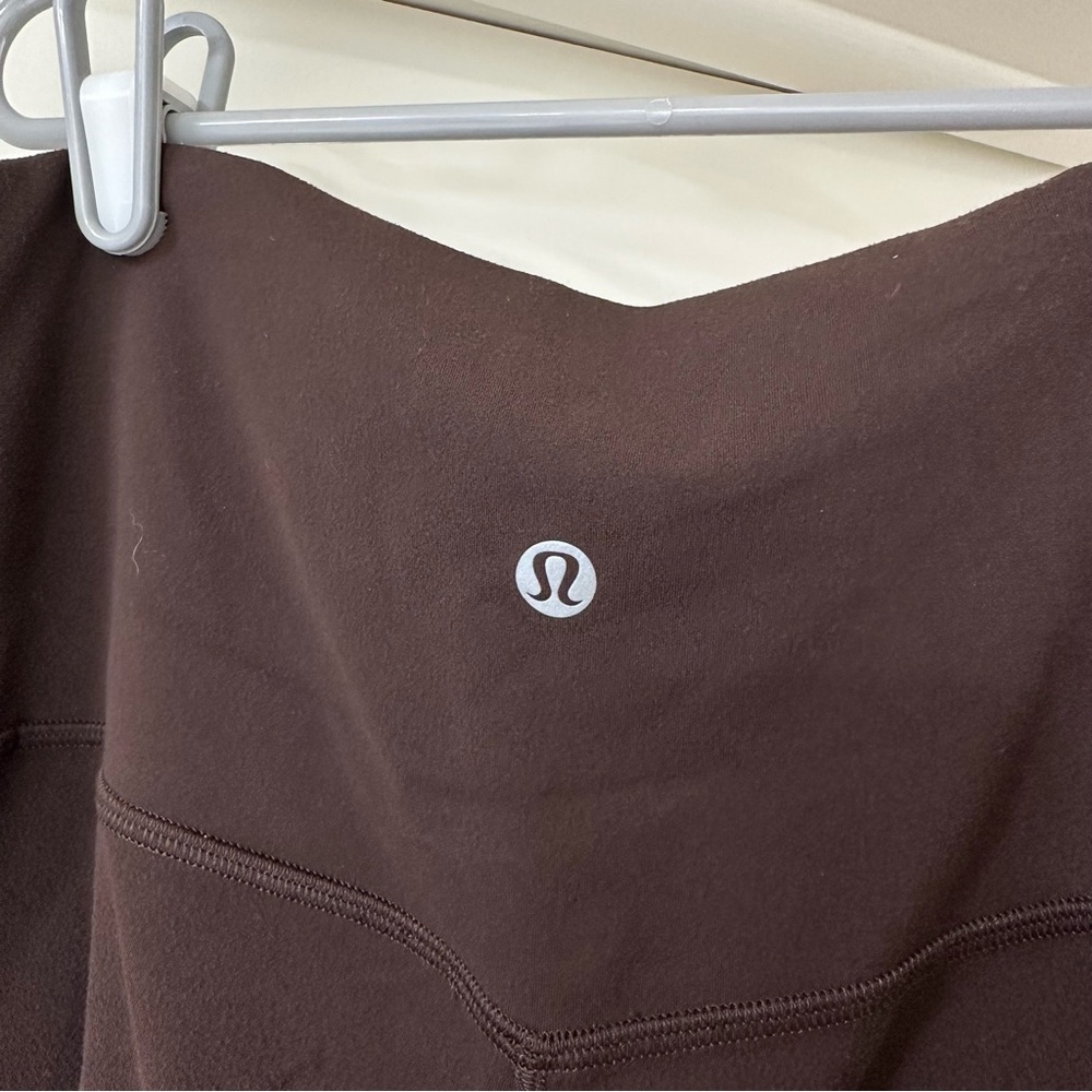 lululemon athletica French Press Brown 21” Crop Align Leggings, Size 6 - Picture 5 of 8